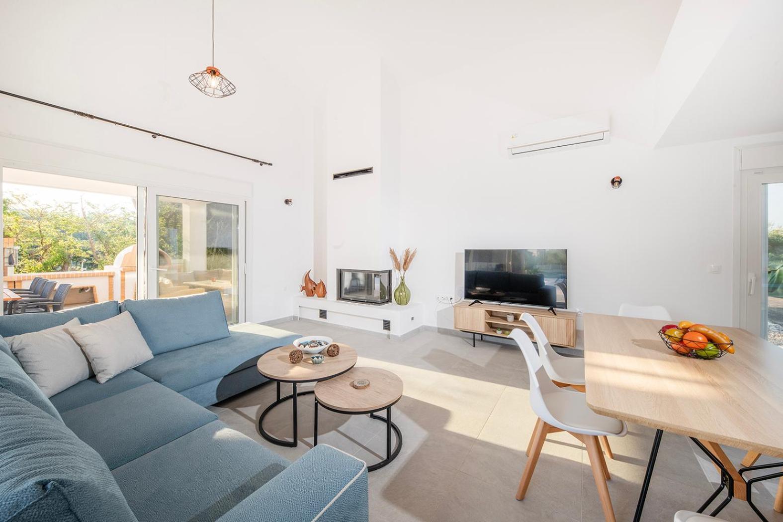 Villa Ami, Roda, Corfu: 10 Guests, Heated Pool, Private Mini Golf, Pool Table & More!! Екстер'єр фото