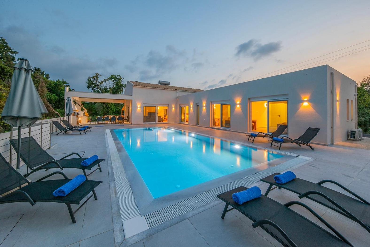 Villa Ami, Roda, Corfu: 10 Guests, Heated Pool, Private Mini Golf, Pool Table & More!! Екстер'єр фото