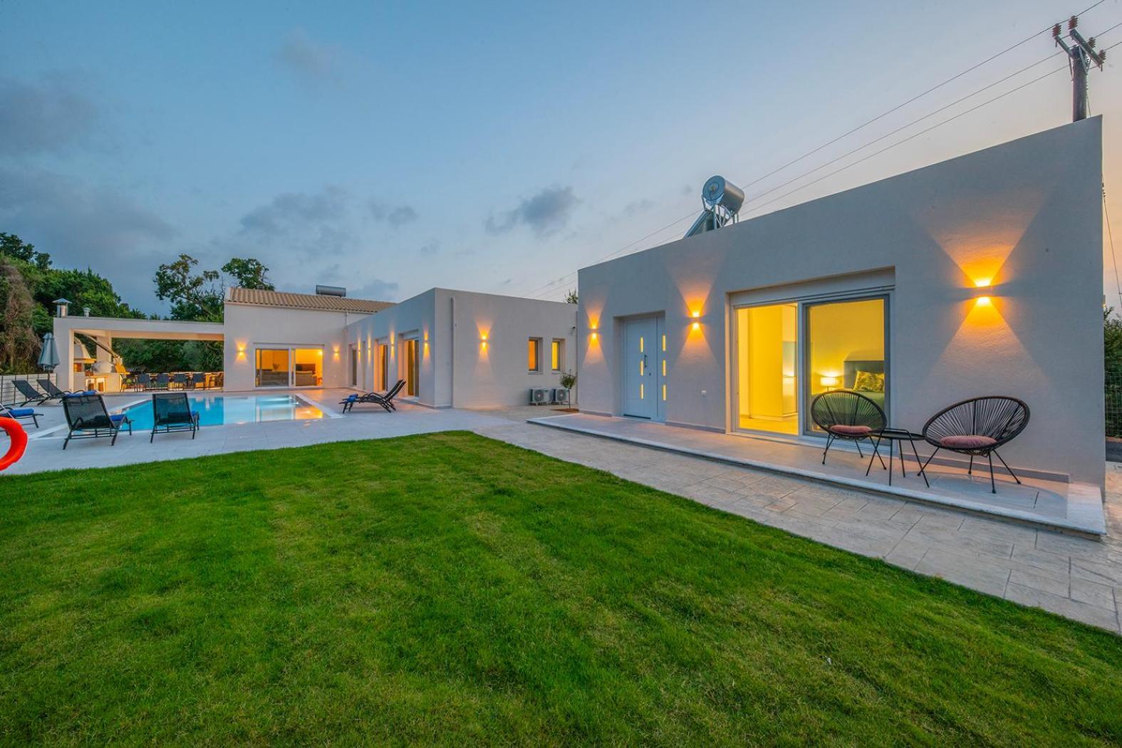Villa Ami, Roda, Corfu: 10 Guests, Heated Pool, Private Mini Golf, Pool Table & More!! Екстер'єр фото